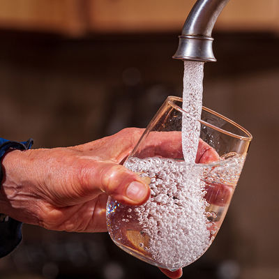Élément filtrant à soufflage par fusion de polypropylène Pp contrôlé par application pour la préfiltration domestique