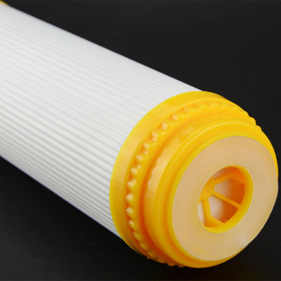 Élément filtrant adoucissant de résine pour la purification de l'eau